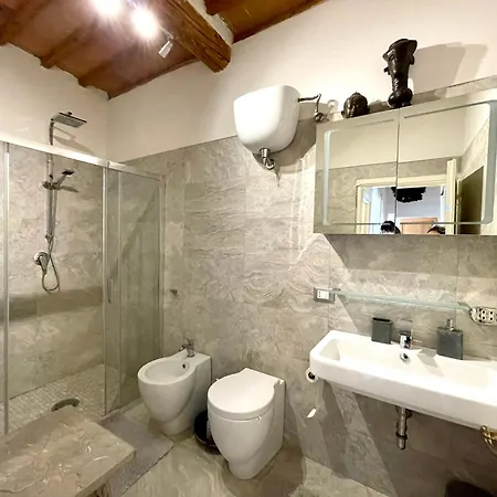 Two Bedroom With Breathtaking Views Large Balcony In A Cool Umbrian Village Gioiella
