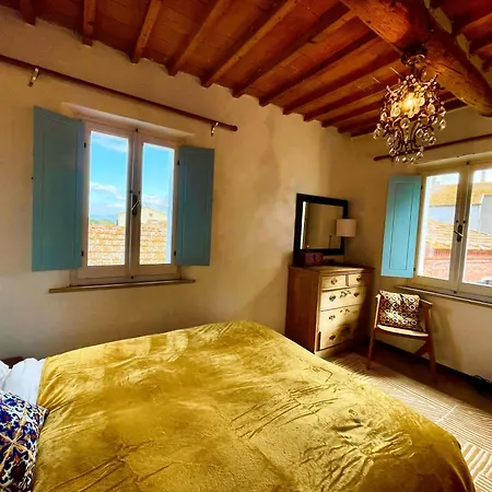 Two Bedroom With Breathtaking Views Large Balcony In A Cool Umbrian Village *