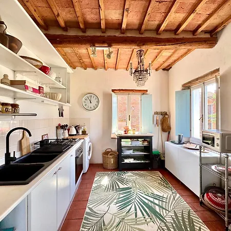 Two Bedroom With Breathtaking Views Large Balcony In A Cool Umbrian Village *