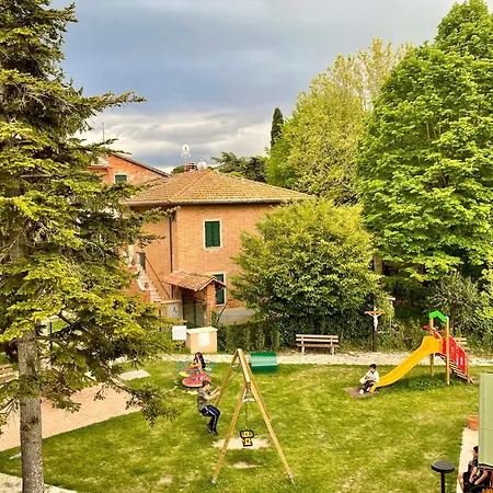 Two Bedroom With Breathtaking Views Large Balcony In A Cool Umbrian Village *